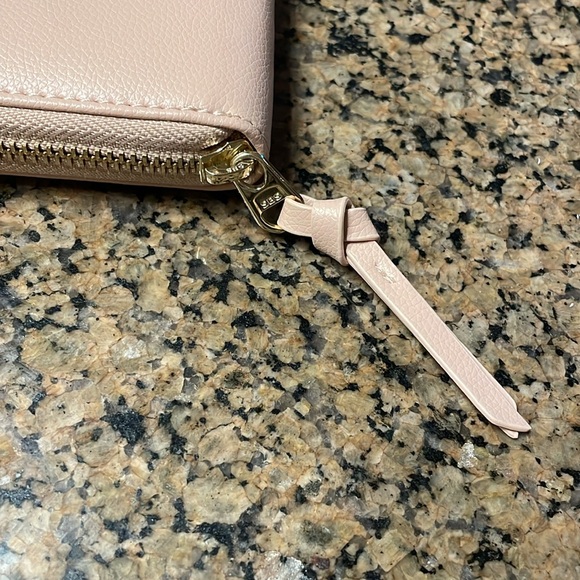 Elkie & Co. Wallet - Picture 2 of 16